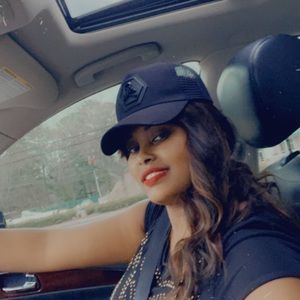 Meet your Posher, Bebe